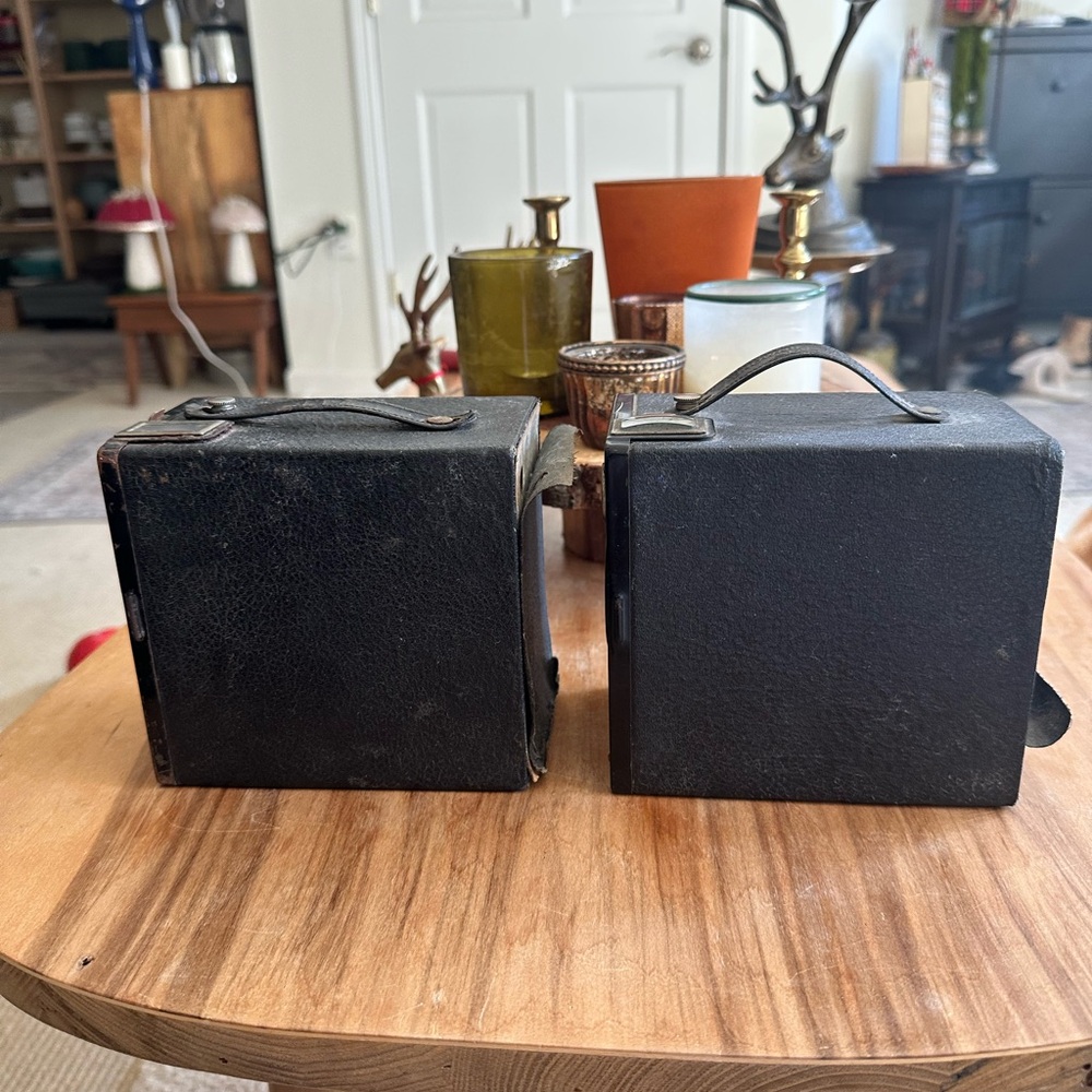Set of vintage brownie cameras. See pics for condition kodak target six 16 - Picture 6 of 7